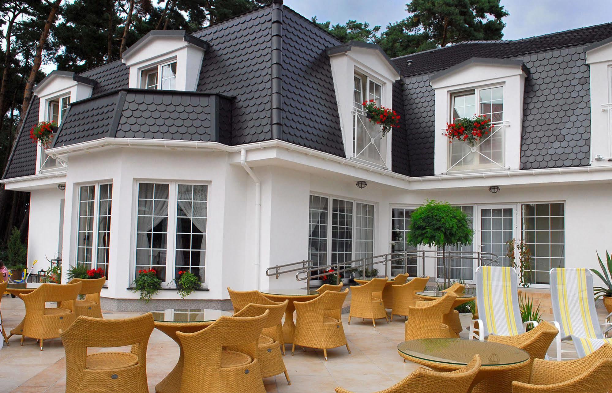 Willa Alexander Resort & Spa - Caloroczny Kryty Basen Mielno (Koszalin) Exterior foto